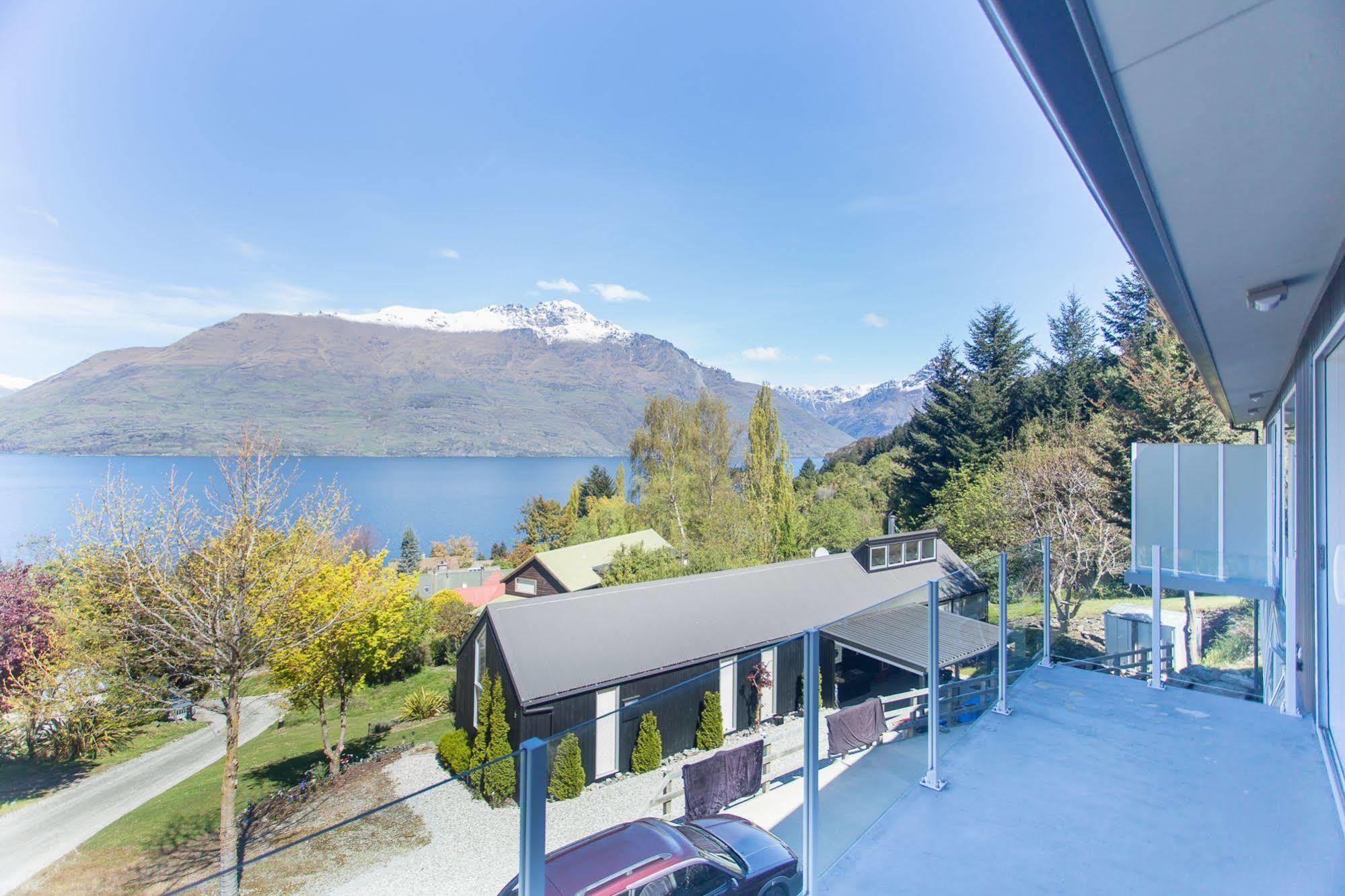 Gemini Lakeview Villa Queenstown Exterior photo