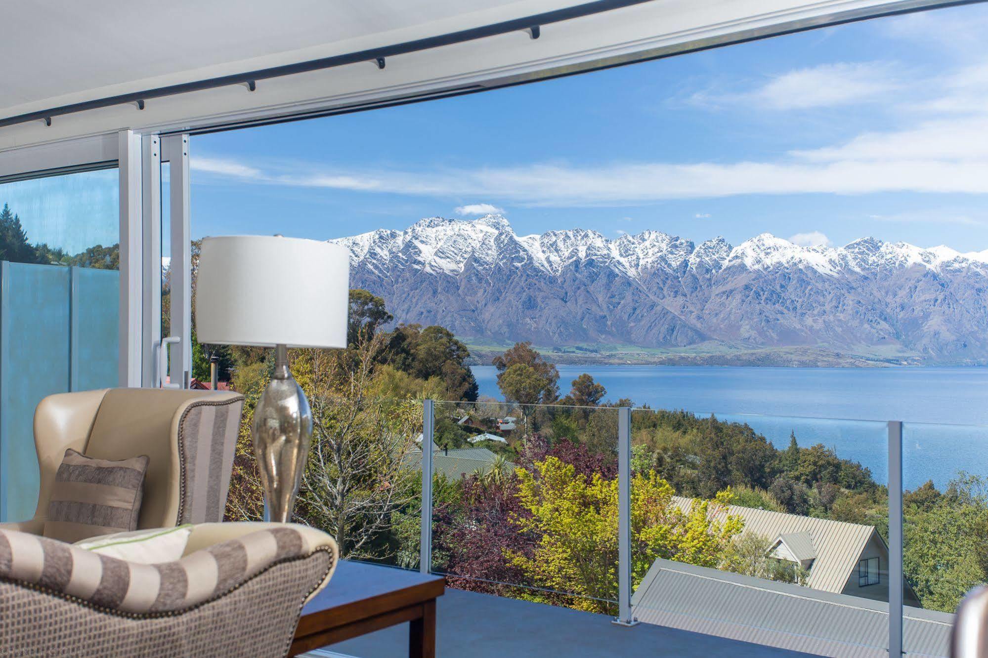 Gemini Lakeview Villa Queenstown Exterior photo